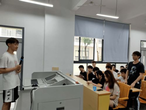 只爭朝夕，奮斗新學年——計算機網絡工程專業主題班會紀實